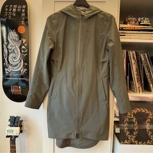 lululemon athletica Women's Olive Hooded Raincoat